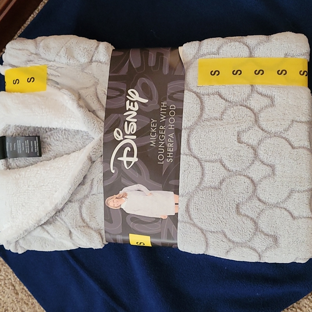 Disney Mickey Mouse Lounger Sherpa Hood